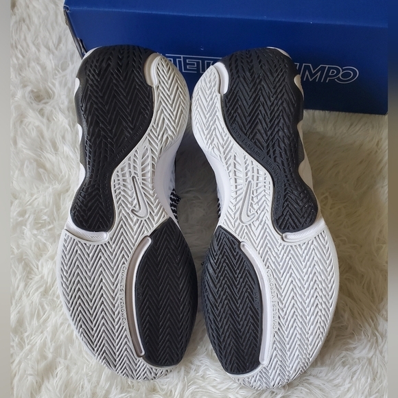 Nike Giannis Immortality White Black & Metallic Gold Shoes Size 9.5 New In Box main image 14